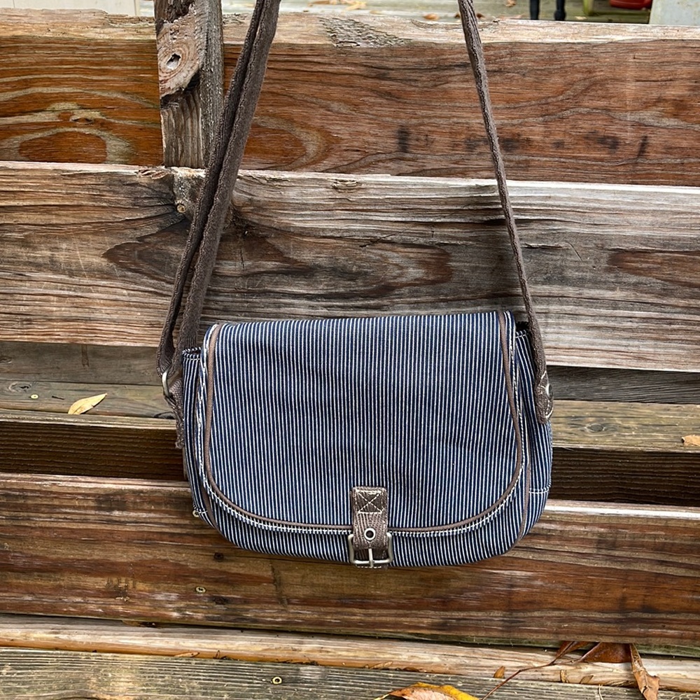 Thirty One striped shoulder bag 💼 💕